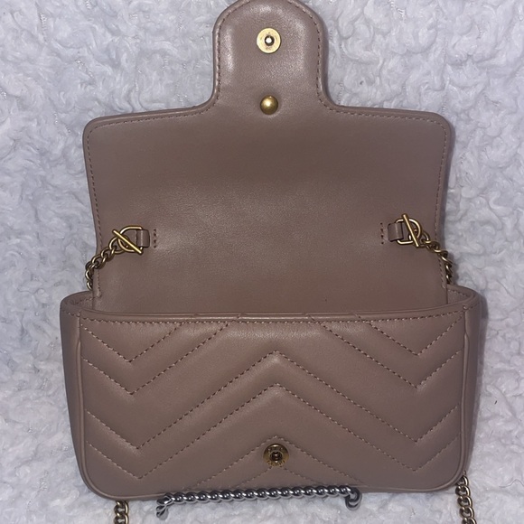 Gucci Matelassé Chevron Quilted Leather Super Mini Marmont Bag in Dusty Pink - Picture 11 of 17